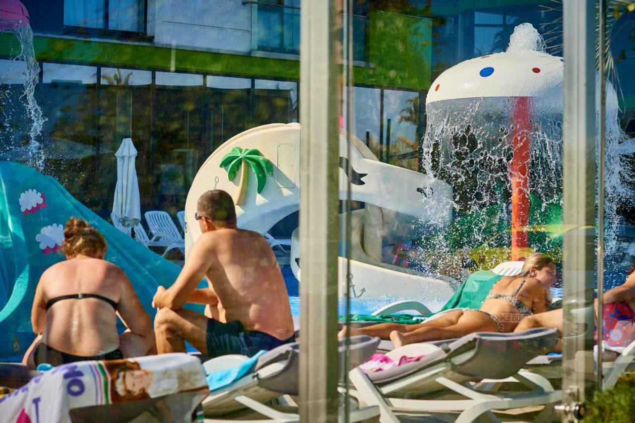 Nasty 24 Aparthotel Pool & Spa Mamaia Nord Нэводари Экстерьер фото
