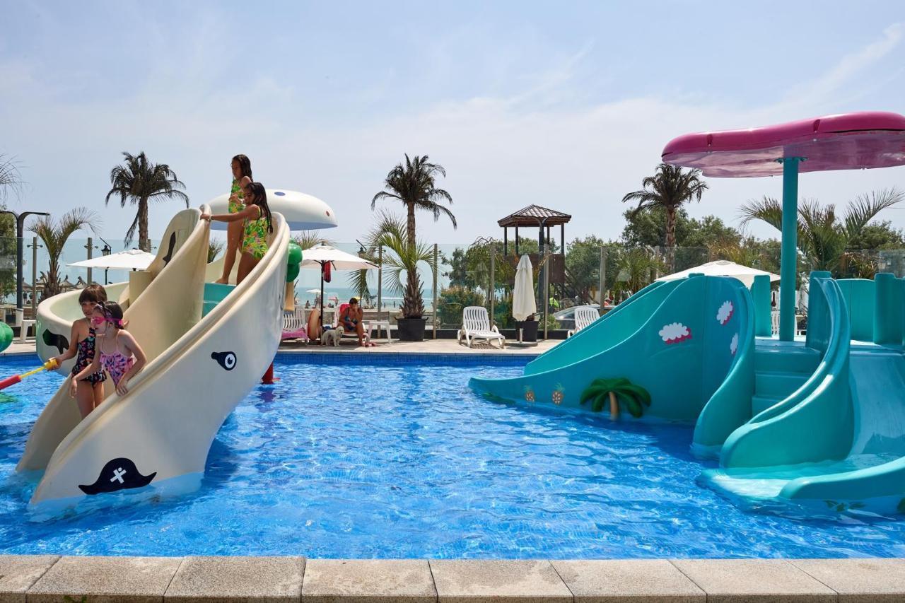 Nasty 24 Aparthotel Pool & Spa Mamaia Nord Нэводари Экстерьер фото